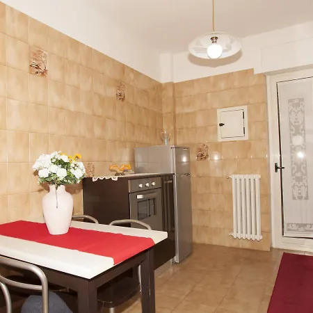 Laura Bed & Breakfast *